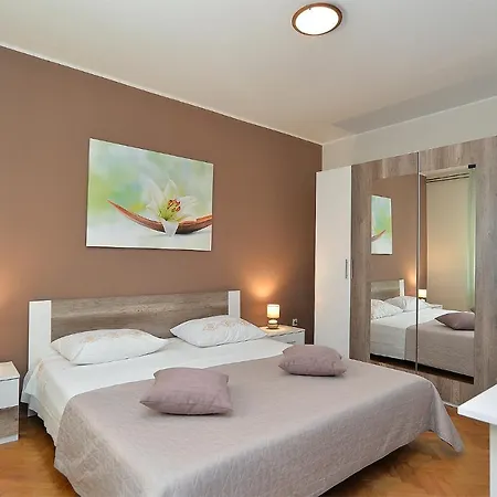 Апартаменты Mario 2060 Пула