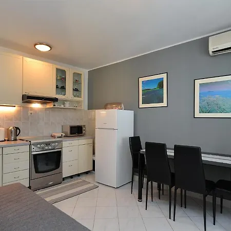 Apartman Mario 2060