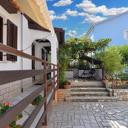 Διαμέρισμα Mario 2060 *