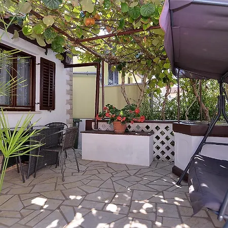 Mario 2060 アパート